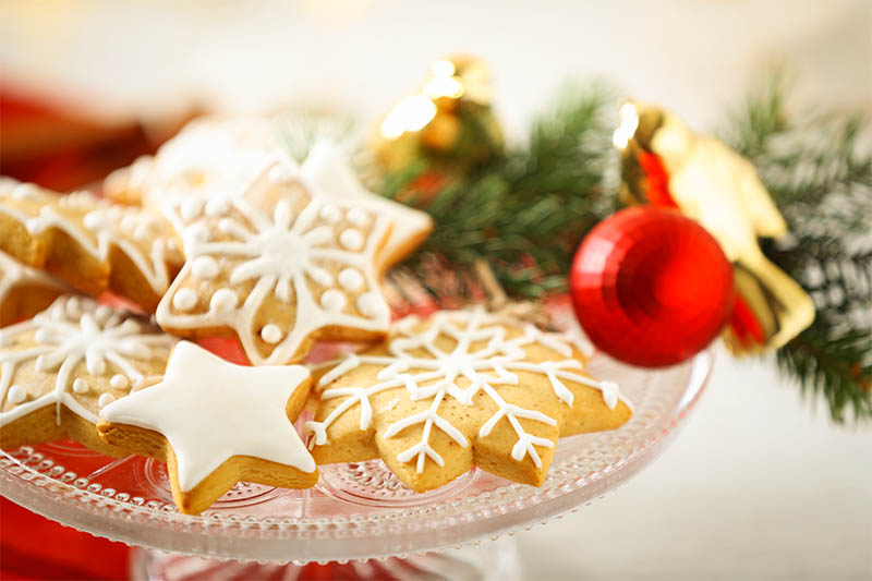 Biscotti di Natale con glassa aromatizzata